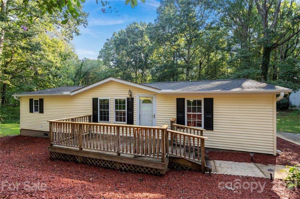 116 Sylvan Drive - Photo 1