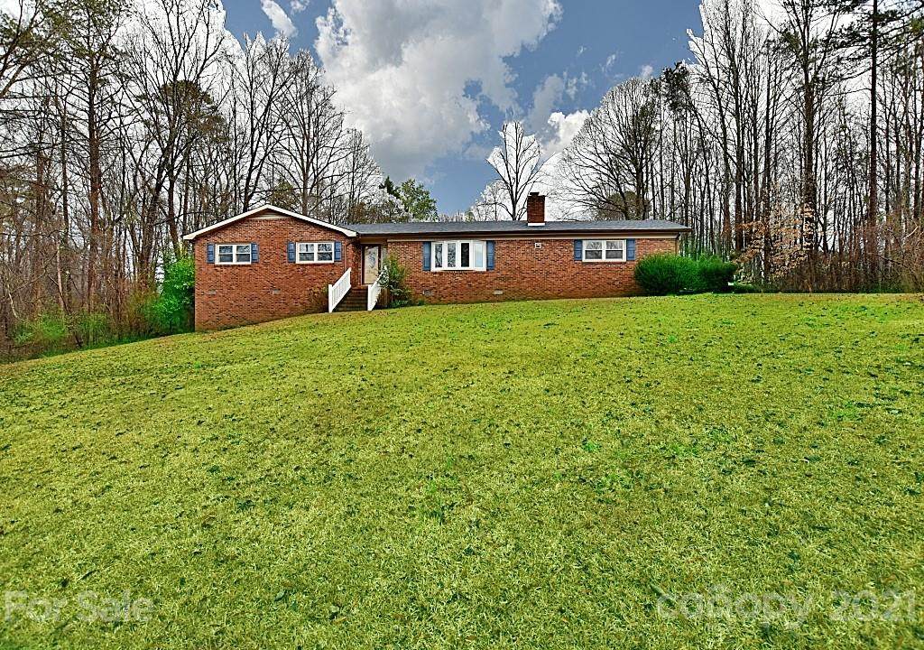 714 Pinebranch Road - Photo 1