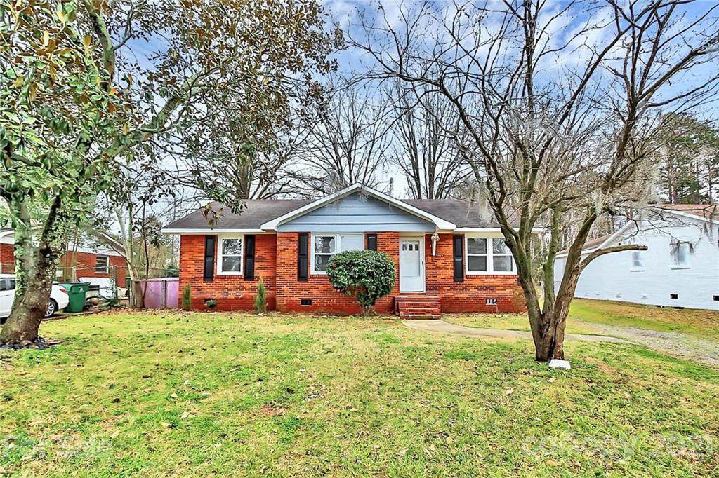 4015 Broadview Drive - Photo 1
