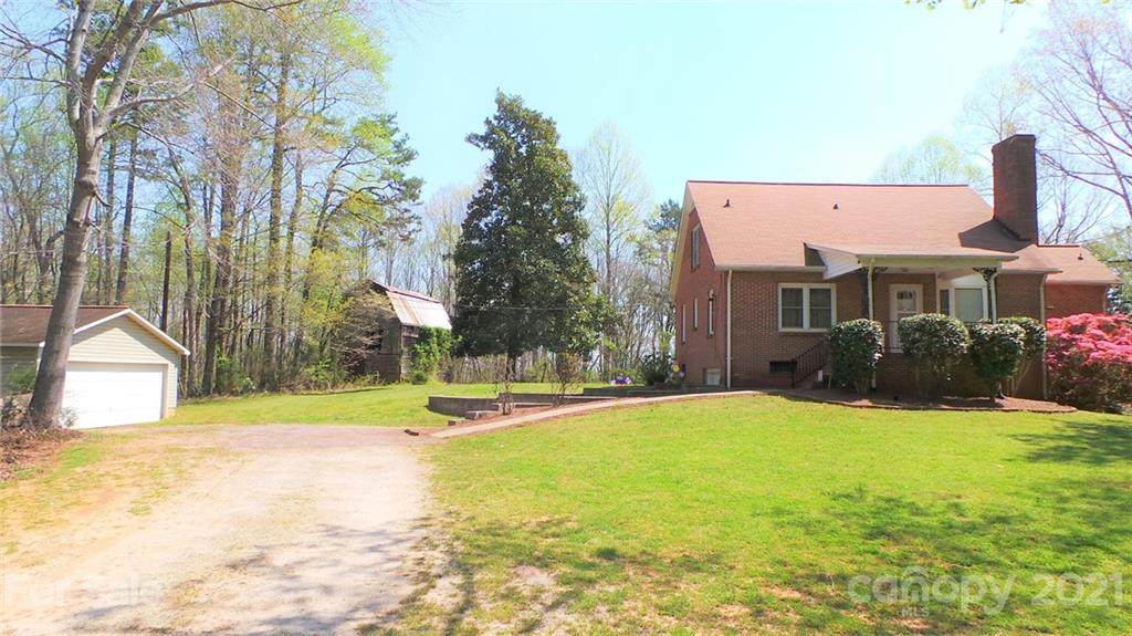 2476 Robinson Road - Photo 1
