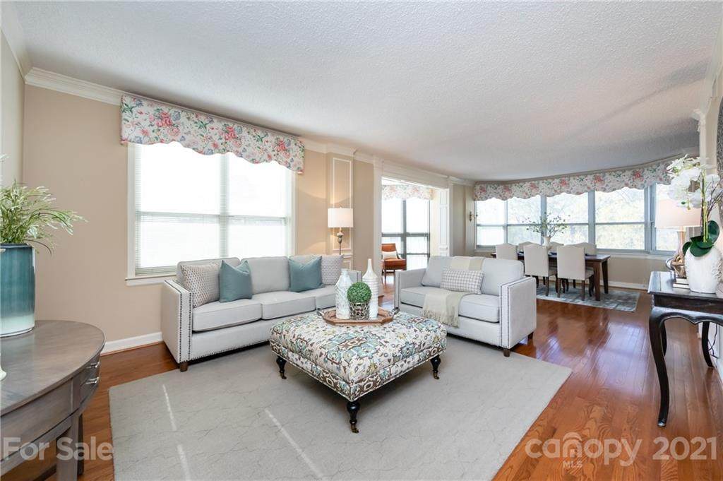 1530 Queens Road - Photo 1