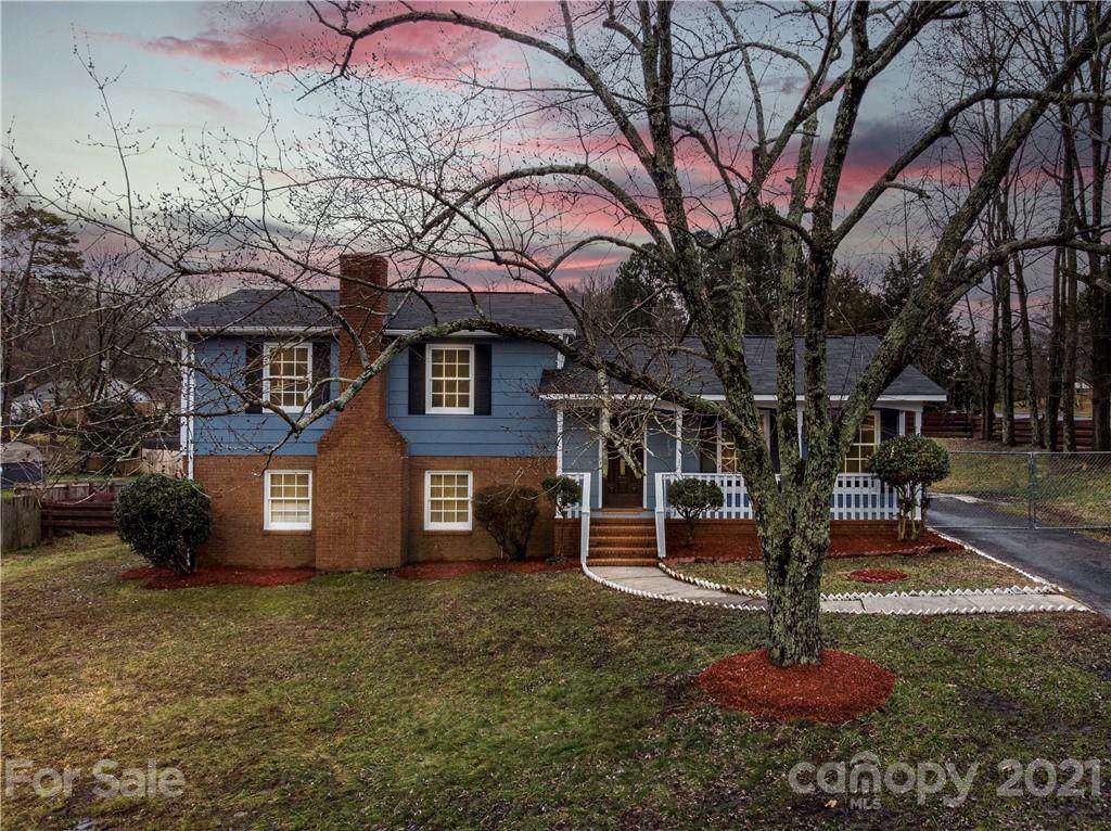 5800 Charing Place - Photo 1