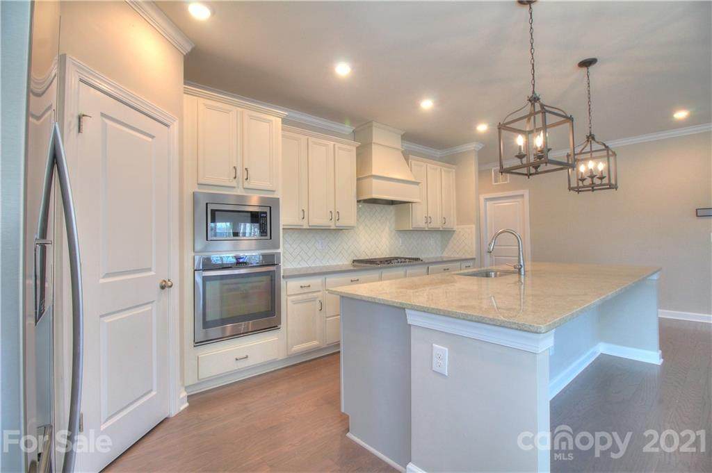 5141 Laurel Glen Court - Photo 1
