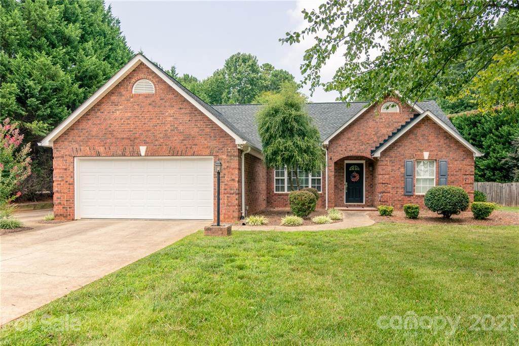 106 Hideaway Lane - Photo 1