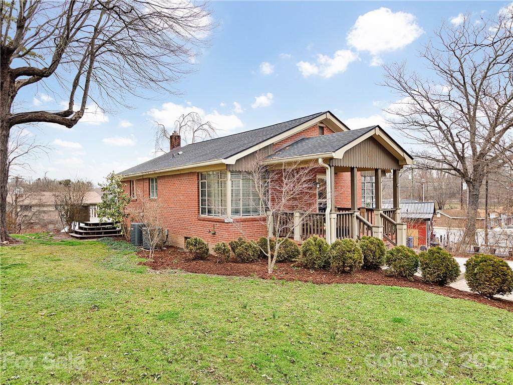 109 Clairmont Drive - Photo 1