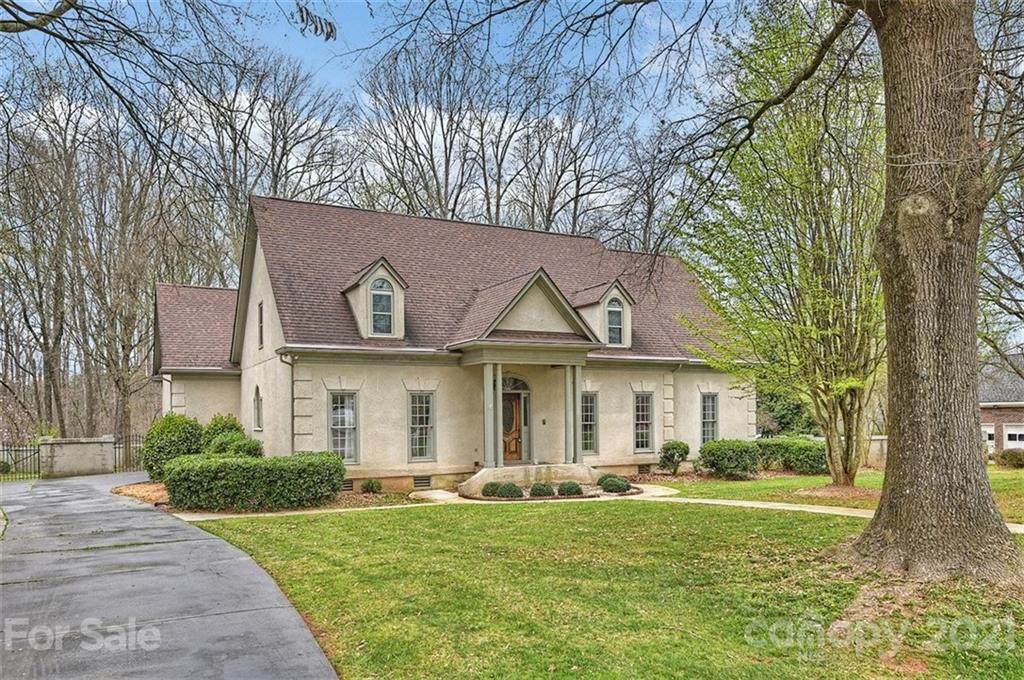 8415 Getalong Road - Photo 1
