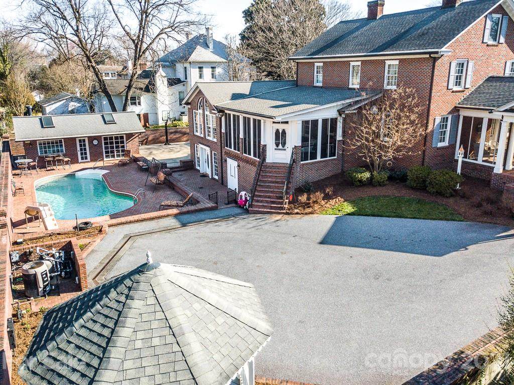 342 College Avenue - Photo 1