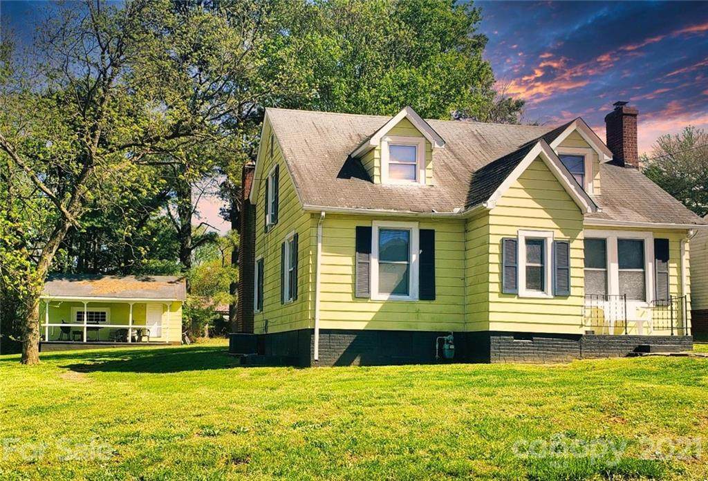 903 Green Street - Photo 1