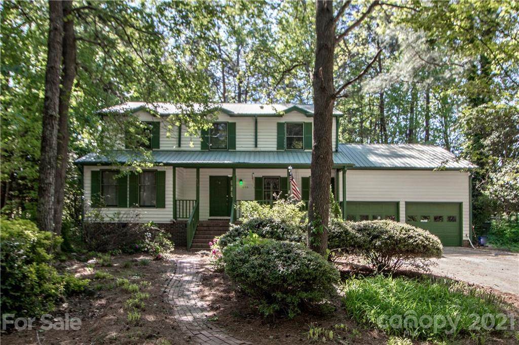 608 Woodberry Drive - Photo 1