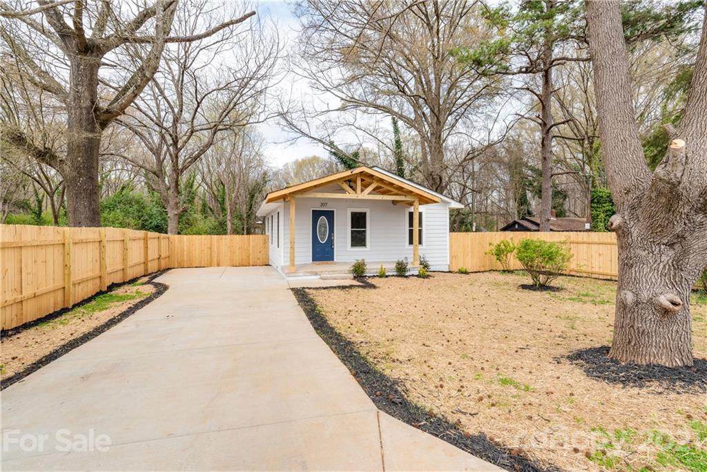 207 Sanders Street - Photo 1