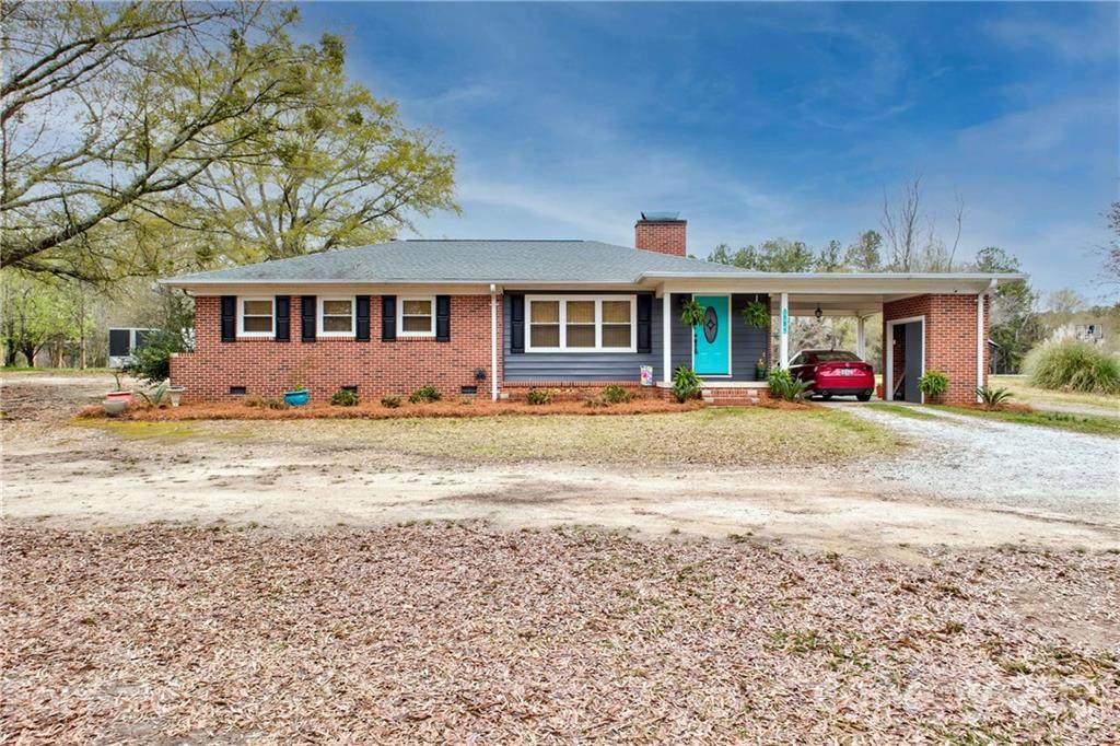 585 Monroe Highway - Photo 1