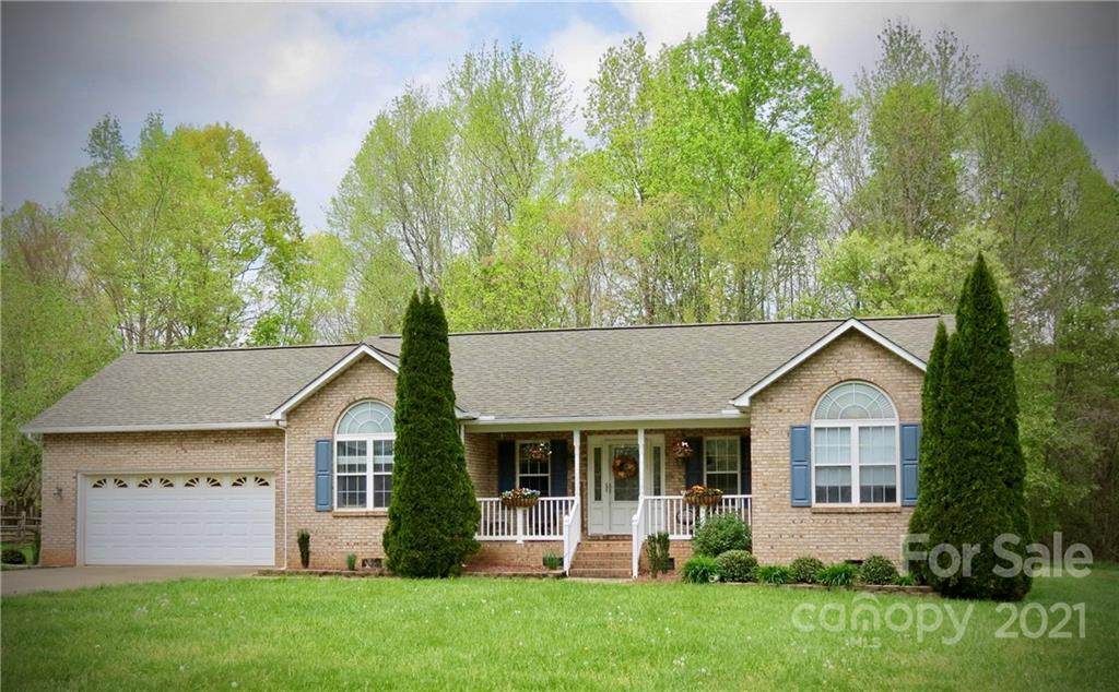 246 Strawberry Lane - Photo 1