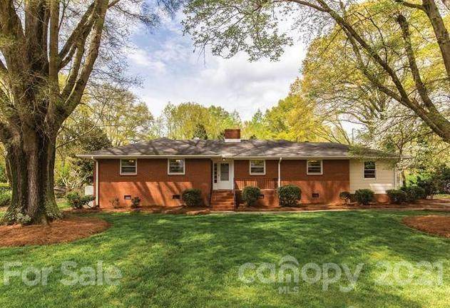 141 Vernon Drive - Photo 1
