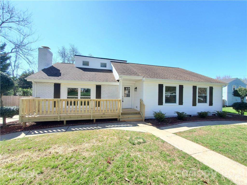 2205 Riding Trail Road - Photo 1