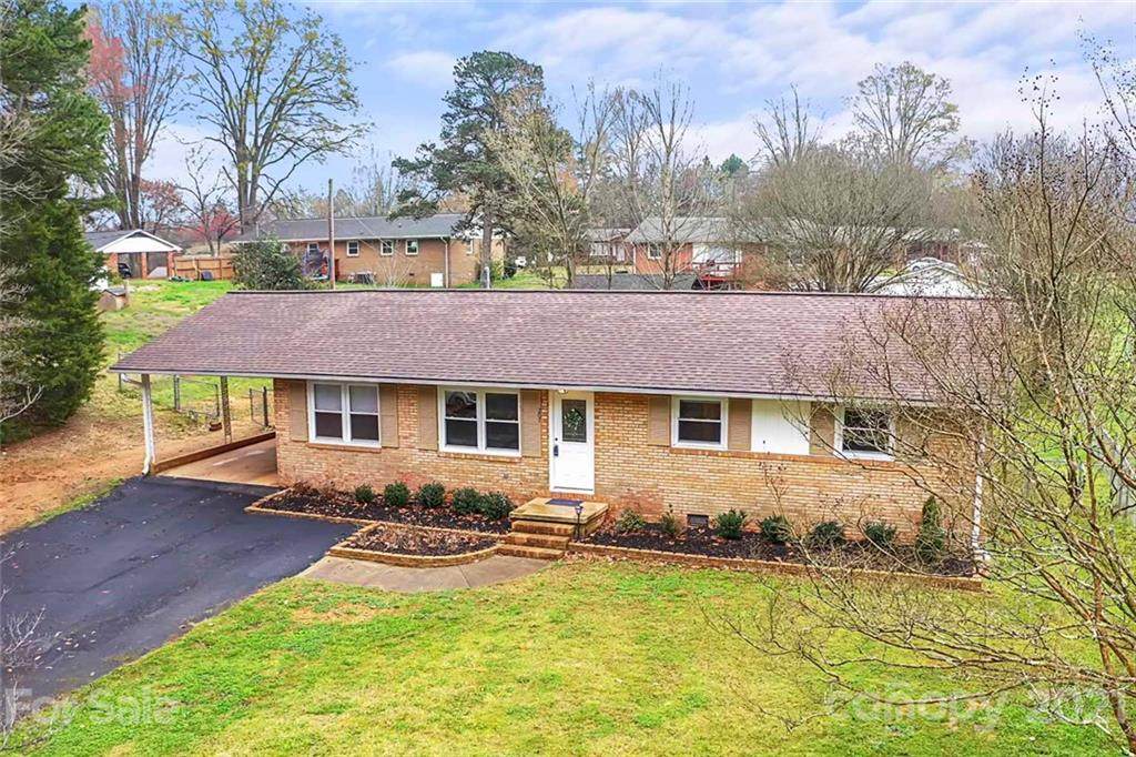 207 Ridgecrest Drive - Photo 1