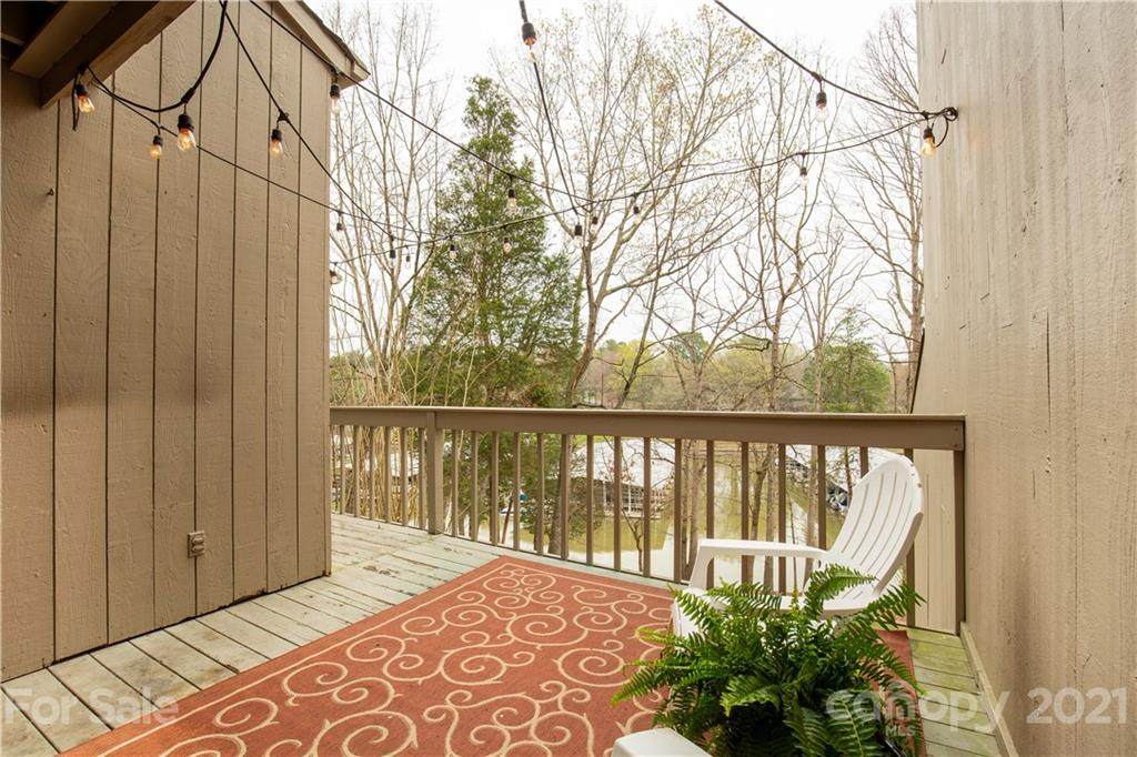 62 Ridgeport Road - Photo 1
