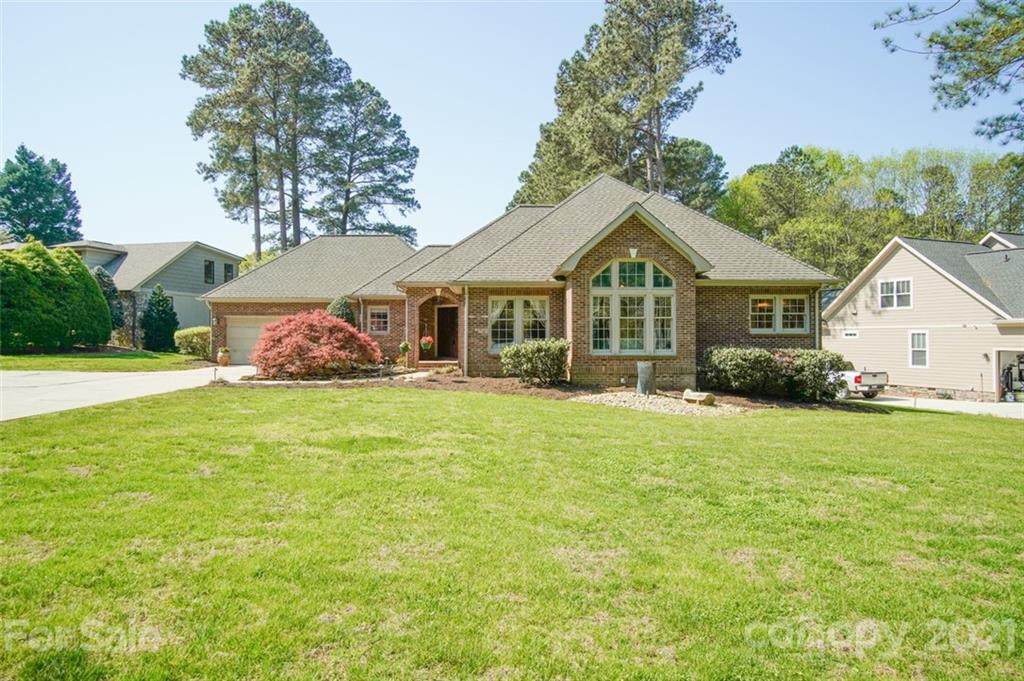 7984 Ravenwood Lane - Photo 1
