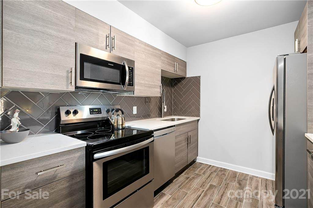 4755 Hedgemore Drive - Photo 1