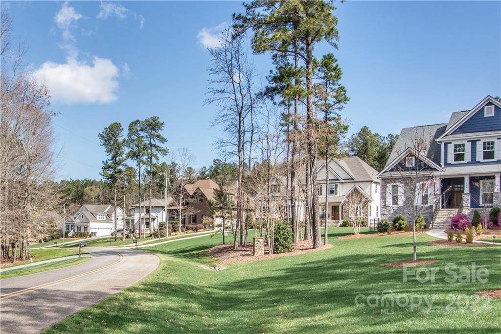 554 Kenway Loop - Photo 1