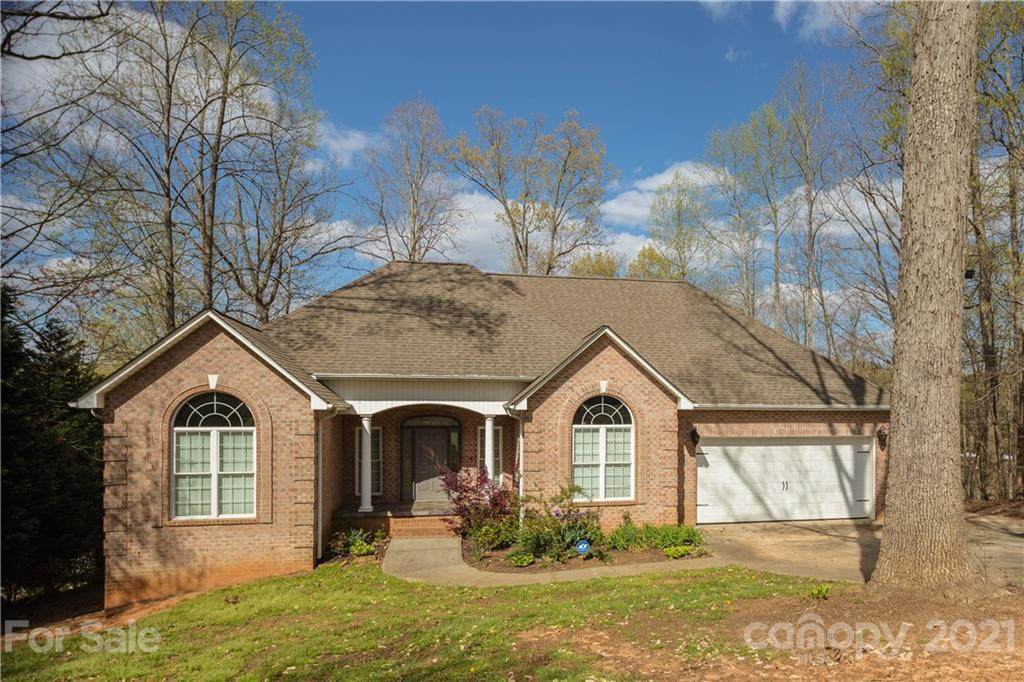 156 Pinnacle Lane - Photo 1