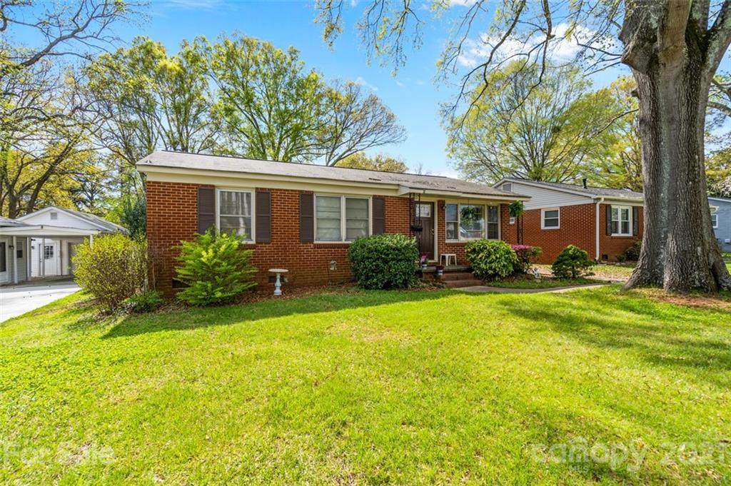 4820 Charleston Drive - Photo 1