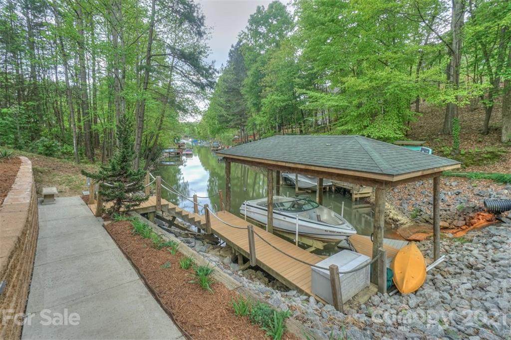 176 Quiet Cove Road - Photo 1
