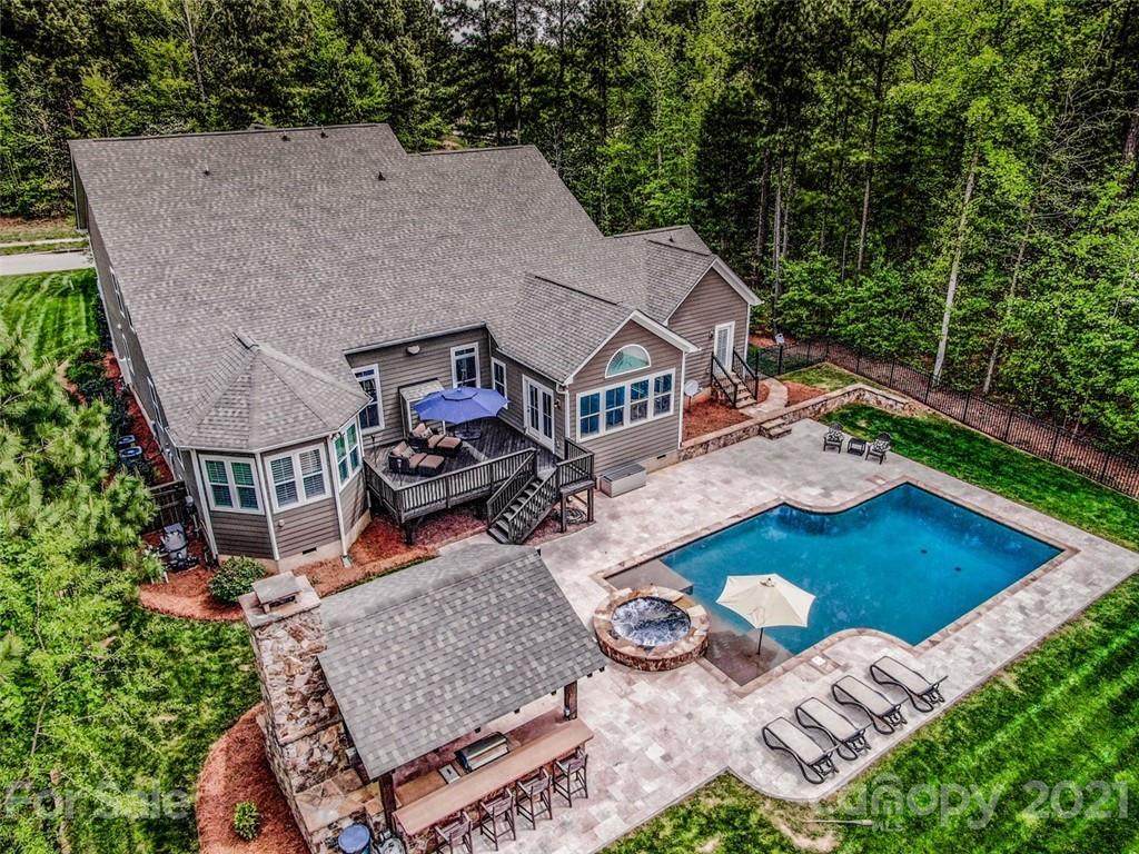 147 Ashmore Circle - Photo 1