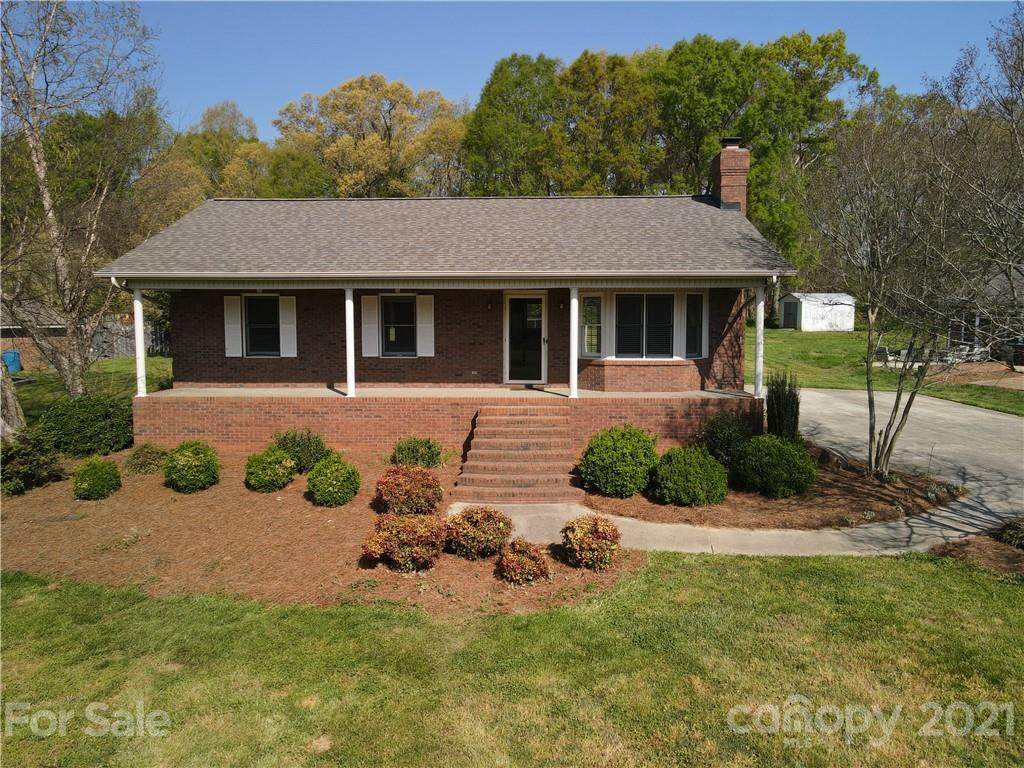 6025 Greyfield Drive - Photo 1