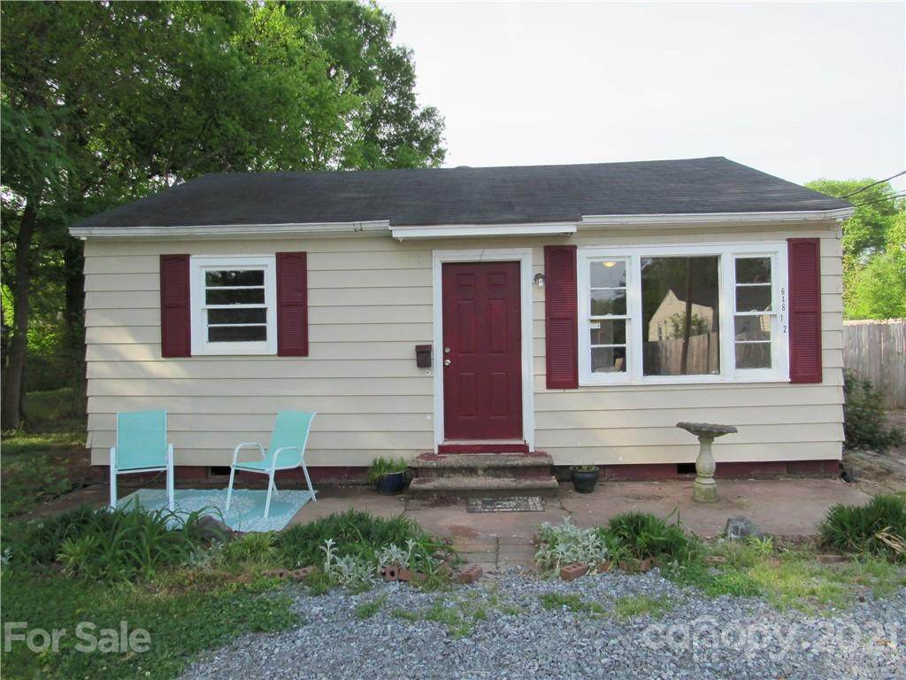 648 1/2 Arch Drive - Photo 1