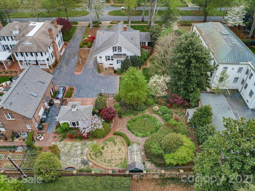 1600 Queens Road - Photo 1