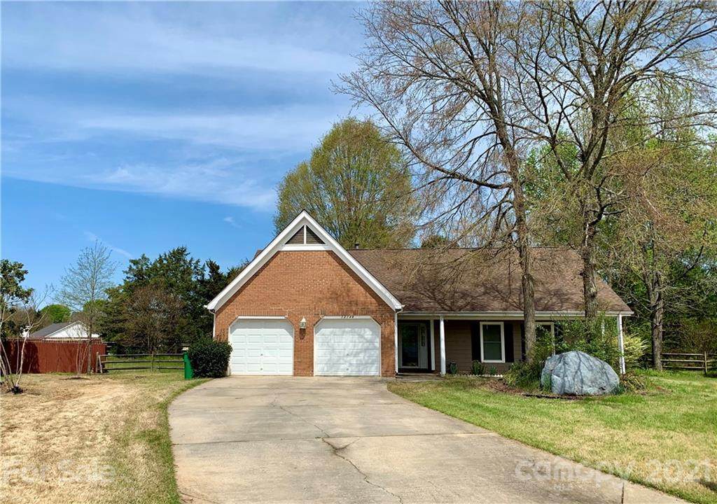 12148 Stainsby Lane - Photo 1