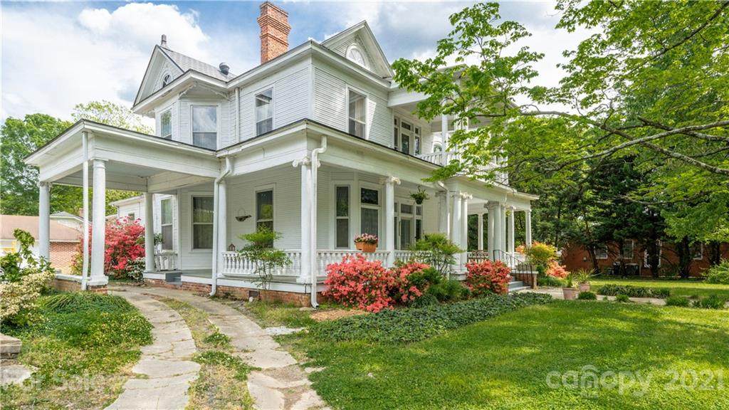 305 Maurice Street - Photo 1