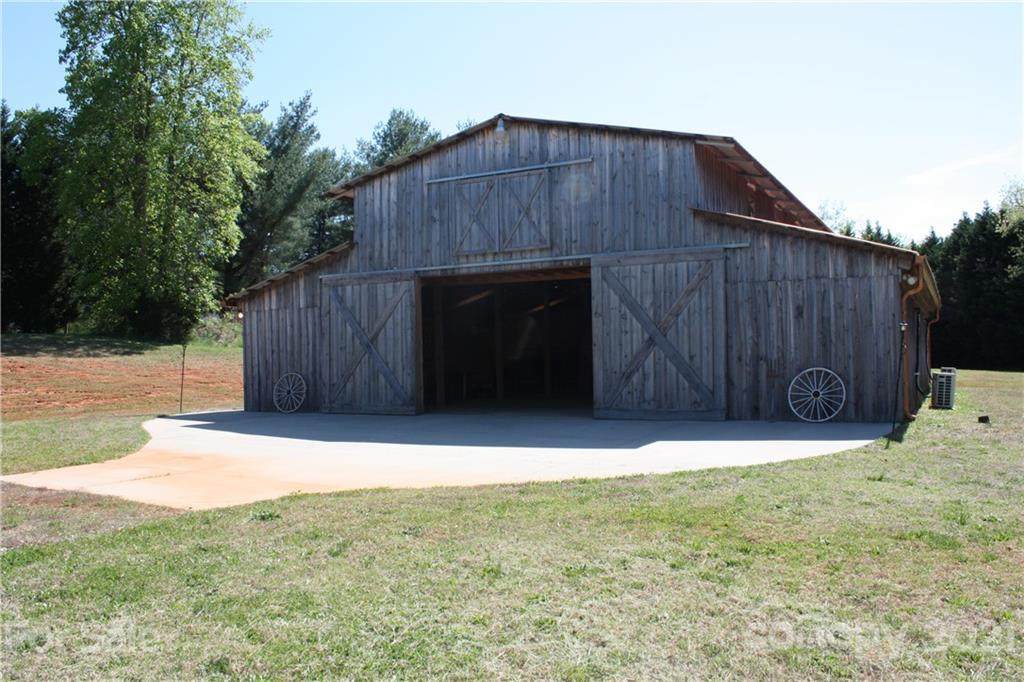 3511 Thunder Road - Photo 1