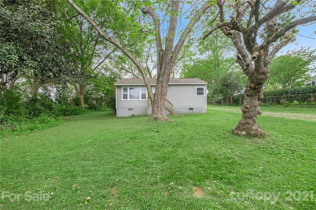 2433 Jamaica Lane - Photo 1