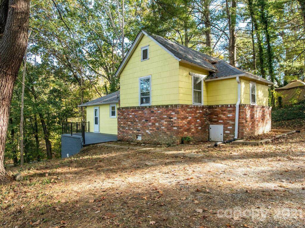 131 Wt Weaver Boulevard - Photo 1
