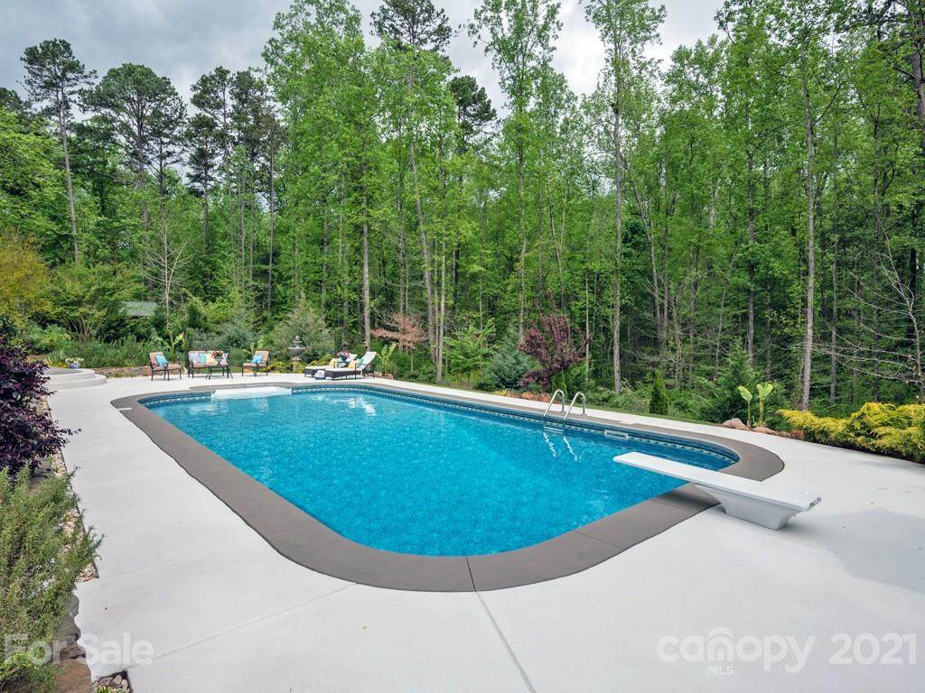 464 Peachtree Road - Photo 1
