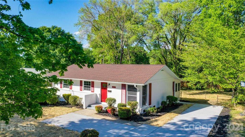 1134 Clanton Road - Photo 1