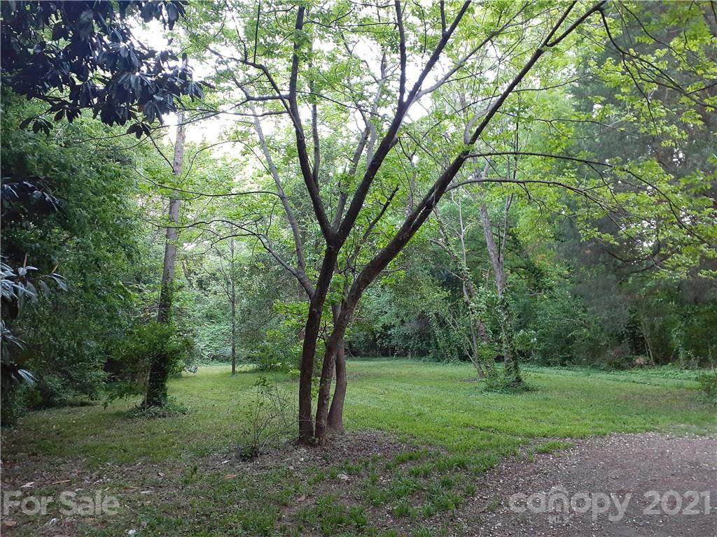 5011 Tryon Street - Photo 1