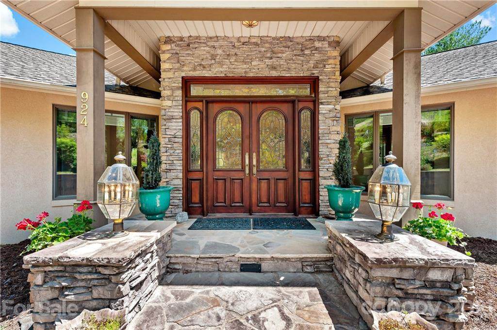 924 Deep Woods Drive - Photo 1