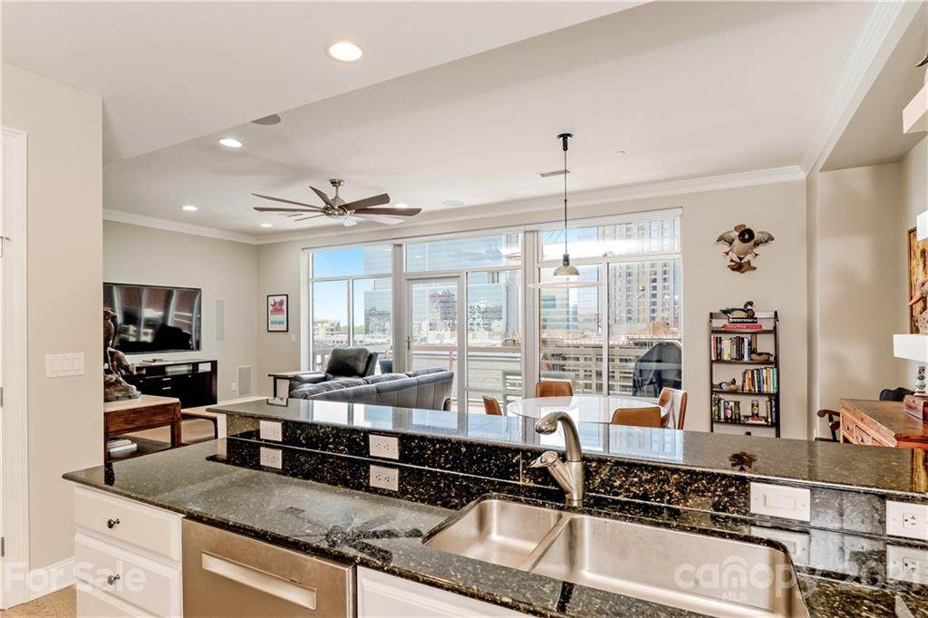 435 Tryon Street - Photo 1