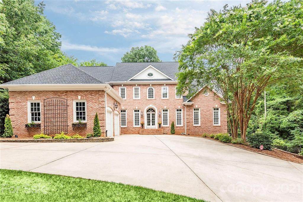 3819 Gleneagles Road - Photo 1