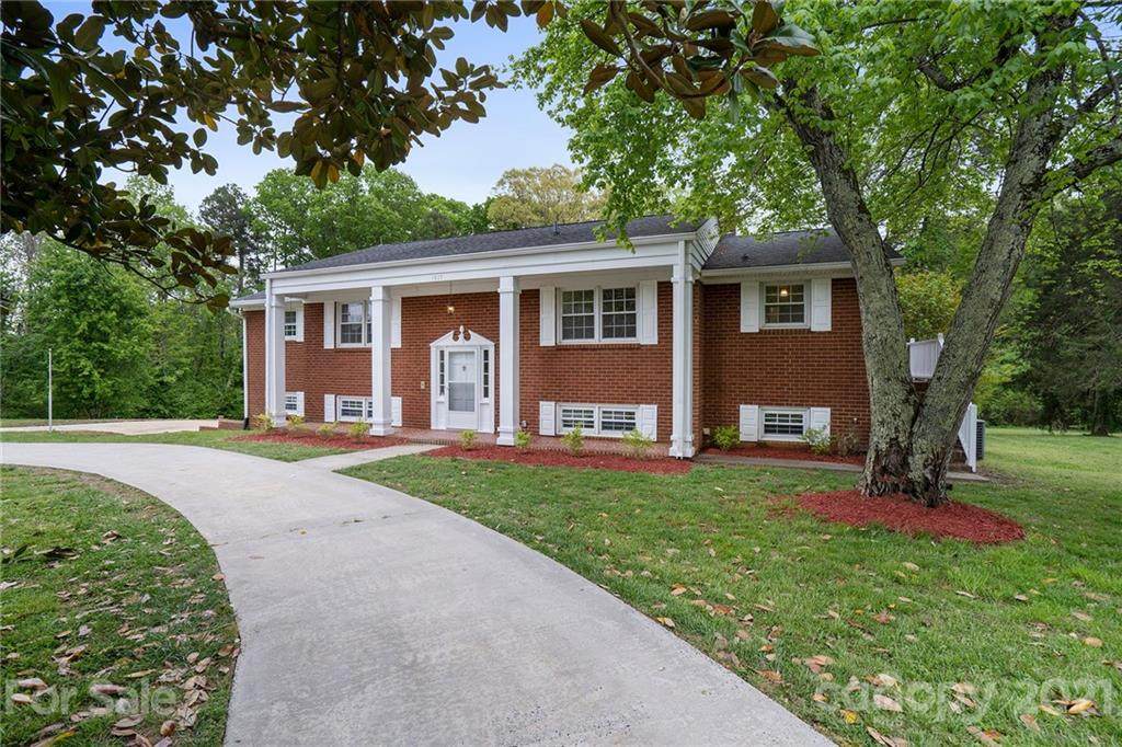 1517 Crowders Creek Road - Photo 1