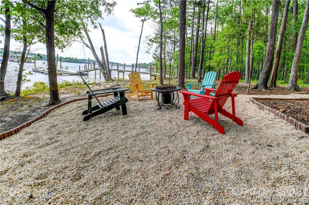 325 Silvercliff Drive - Photo 1