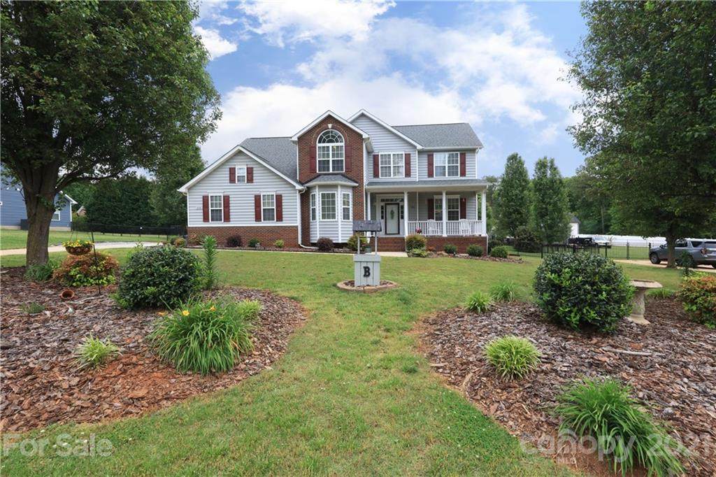 126 Golden Oak Drive - Photo 1
