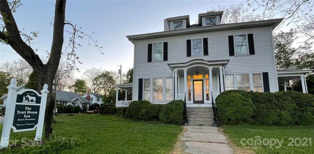 802 Main Avenue - Photo 1