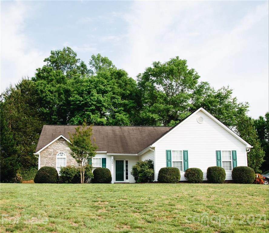 102 Addison Place - Photo 1