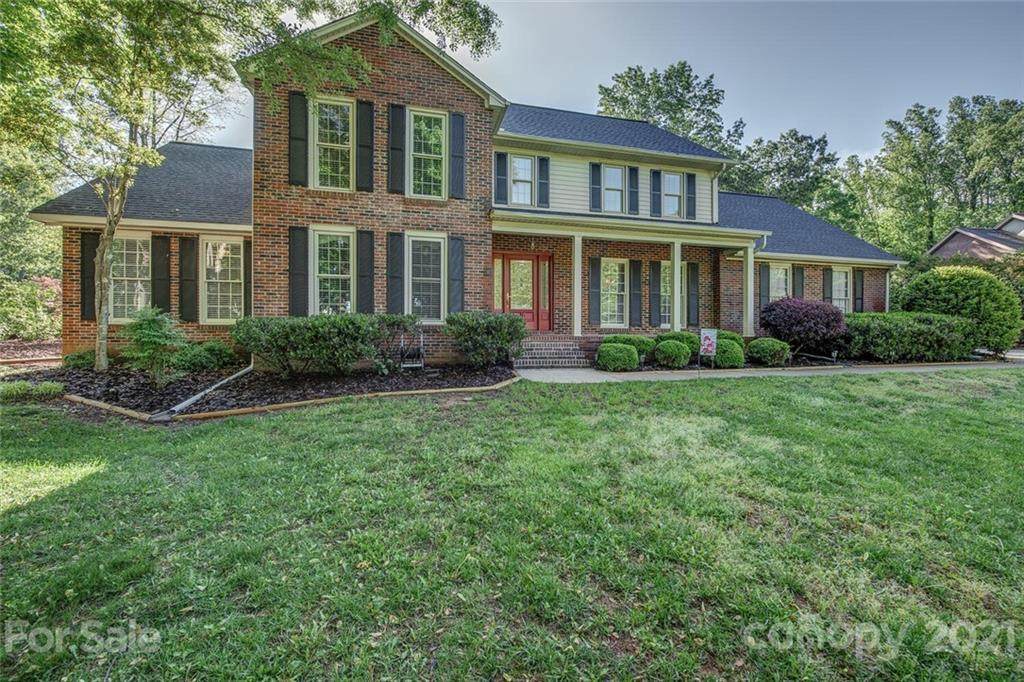438 Country Club Court - Photo 1