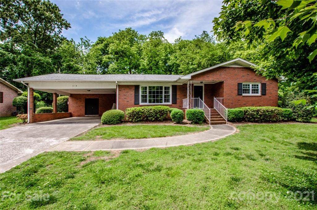 618 Dogwood Lane - Photo 1