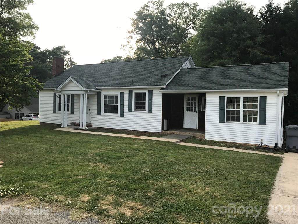 208 Jackson Terrace - Photo 1