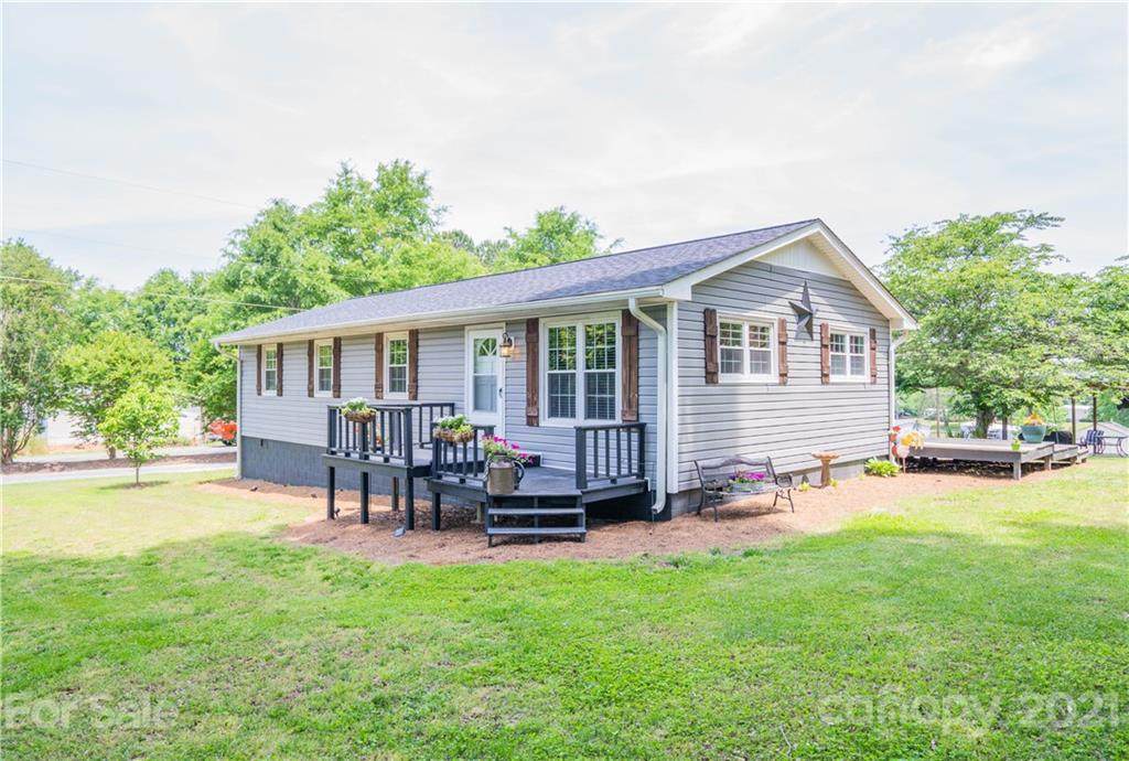 504 Stony Point Road - Photo 1